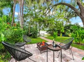 Spring-Fed Lake King Suite Pet Friendly