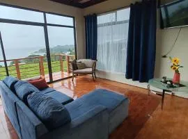 Lodge Lake Arenal