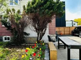 Relax in East York Space Share