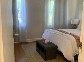 Home Away from Home Stay - 2 Bedroom,1 Bathroom - Near Capitol Hill