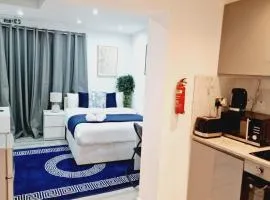 Cozy Harrow Studio with Extra Bed