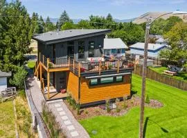 Griz Country Cottage