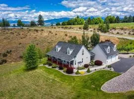 Cozy Linda Vista home with great views