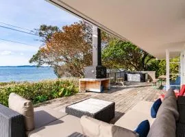 Heron's Hideaway - Snells Beach Holiday Home