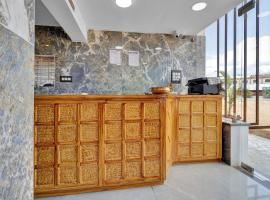 Hotel O Green Park Residency, hotel em Vādippatti