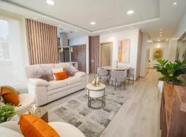 Apartamento moderno con balcón
