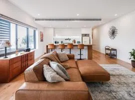 104 Portarlington Esplanade 2 bedroom, 2 bathroom apartment Parking Walk to the beach and shops Elevator access