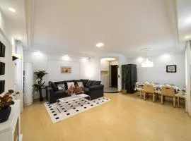 Shanghai Fatty Homestay - Jiafa Building near West Nanjing Road subway and People Square