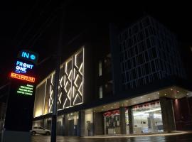 Front One Hotel Papua Lestari &ndash; hotel z parkingiem 