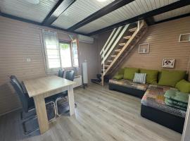 Rustic Cabin Catez Ganzes Holzhaus an Sloweniens größter Therme, hotel a Brežice