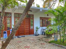 Summer Story Villa, Hotel in Midigama East