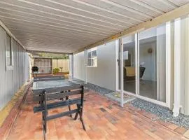 Cloverdale Retreat Near Airport & City