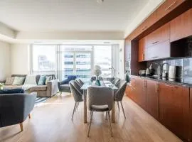 Cozy 1 BR & Den Condo in North York Free Parking
