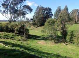 Rolling Hills Country Stay B&B, loma-asunto kohteessa Tauranga