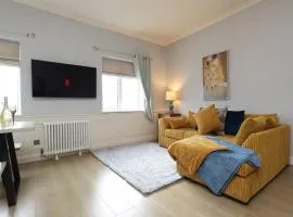 Perfect Bridgend Stay: Comfort & Space!