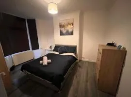 Contractor home close to centre and motorway links