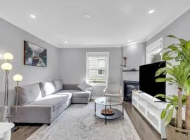 4BR Home with 2 bath Near YYZ Airport 7 minutes