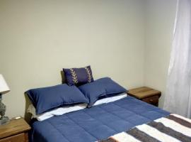 Alojamiento Solar Las Rastras, δωμάτιο σε οικογενειακή κατοικία σε Τάλκα