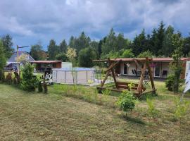 Mazury Kemp Jedwabno، فندق في Jedwabno