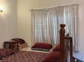 3 Bedroom Property in DHA, Lahore Close to Airport & Shops