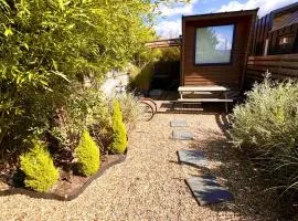Tiny house with garden and jacuzzi near Amsterdam
