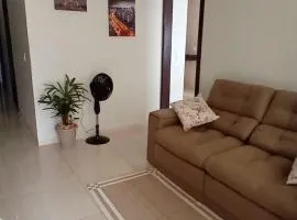 Quarto 1 cama de casal com ar estacionamento