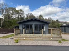 Sanctuary 11 Lodge, hotel in Fort Augustus