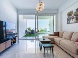 Doria 2-Bedroom Apartment & Balcony in Larnaca