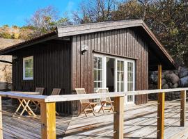 4 person holiday home in Skärhamn-By Traum, Hotel in Skärhamn