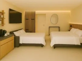 Escala - Family Room