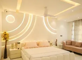 Luxury 5 BHK Duplex Villa with jacuzzi