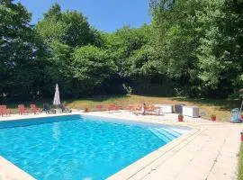 Réole Gîte familial au calme - parc, piscine & parking