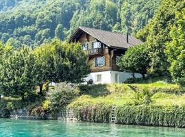 Chalet Haus am See by Interhome, ξενοδοχείο σε Niederried