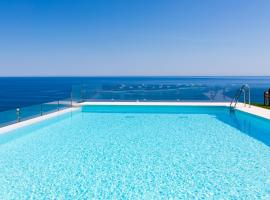 Apartment Bayview Collection free Spa & Padel by Interhome, hotel di Torrox Costa
