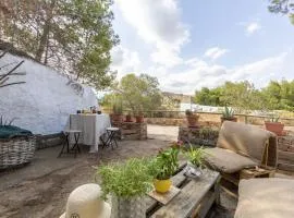 Holiday Home Cueva Mariana Pineda by Interhome