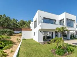 As Andorinhas - Walking distance to Monte Clerigo and Amoreira beaches