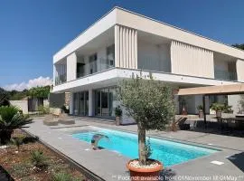 NEW! Villa With Heated Pool in Cavtat
