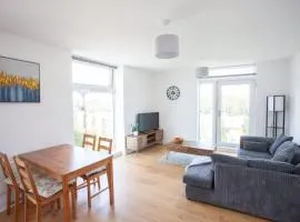 Stylish Newly Decorated 2 Bed