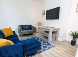 Contractors 4BR Home, Newly Refurb, Nr Centre