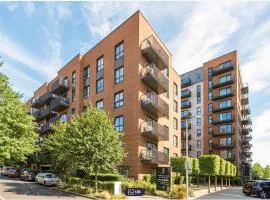 City Gateway Apartment - Green Quarter Southall Retreat
