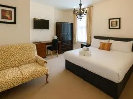 The Senarth Guesthouse - Seaside Guesthouse with Breakfast & Free Parking