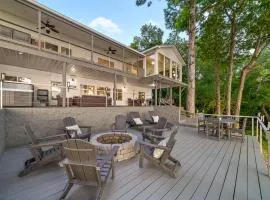 Bluebird Sanctuary w Stunning Sunset Views Sleeps 28