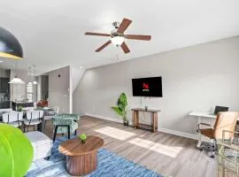 3BR Townhouse King Bed Garage Pineville