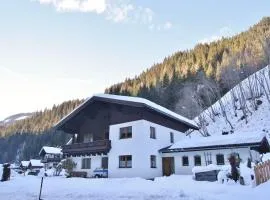 Apartment in Dienten near Ski Lift