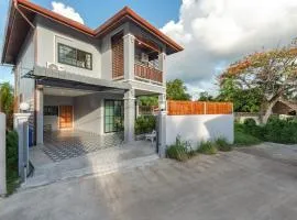 Areca Holiday Villa 3, Naiharn Beach