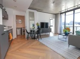 The Bridgewater Collection 409-Luxury 2 bed Modern Apartment at Century City