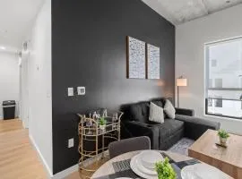 Luxe King 2BR Suite in South Charlotte
