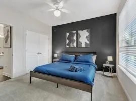 Upscale King 1BR Suite to Downtown Raleigh