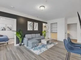 Upscale King 3BR Suite Mins to Downtown Raleigh