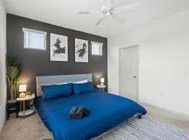 Upscale King 2BR Suite Mins Uptown Charlotte